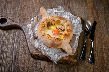Хачапури по-аджарски классическое