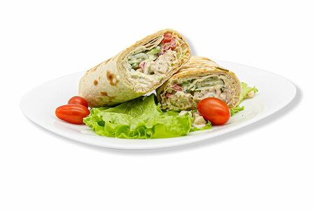 Мини-шаурма с курицей в пшеничном лаваше