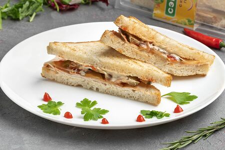 Сэндвич с курицей гриль