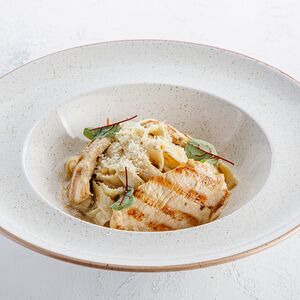 Феттуччине с грибами и куриным филе