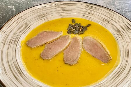 Тыквенный крем-суп с уткой