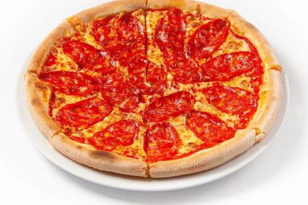 Пицца с острой салями