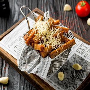 Гренки с чесноком и пармезаном