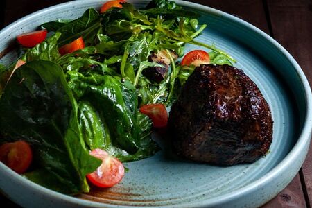 Шатобриан с тёплым салатом