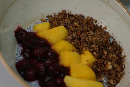 Боул манго-чиа