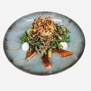 Салат с угрем и авокадо