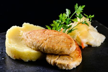 Котлеты куриные с гарниром