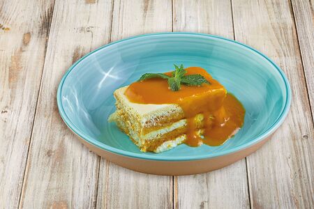 Манговый торт