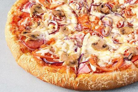 Пицца Петровская на толстом с сыром