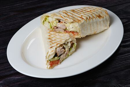 Шаурма цезарь с курицей