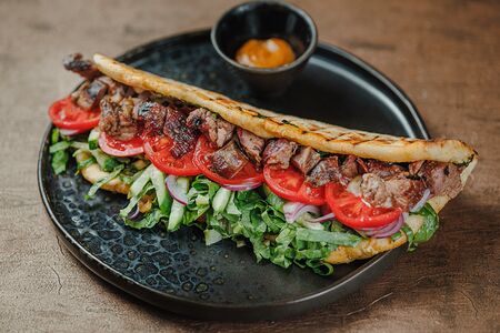 Шаурма с бараниной в пите