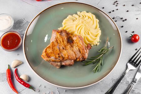 Стейк из куриного бедра