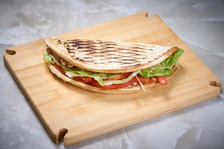 Закрытая пицца летная