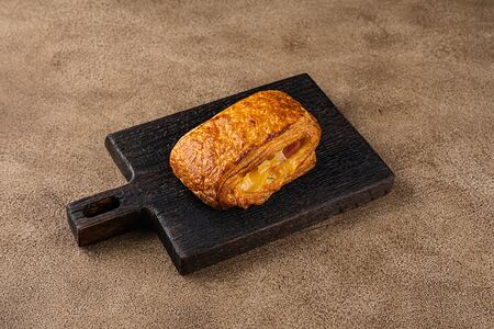 Слойка ветчина-сыр