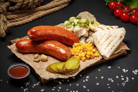 Мясная тарелка Колбаски куриные барбекю