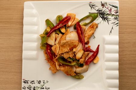 Курица по-корейски с чили пастой