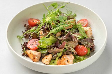 Салат с лососем