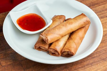 Спринг-ролл с уткой, грибами и овощами