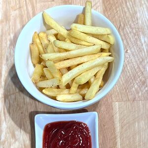 Картошка фри с кетчупом