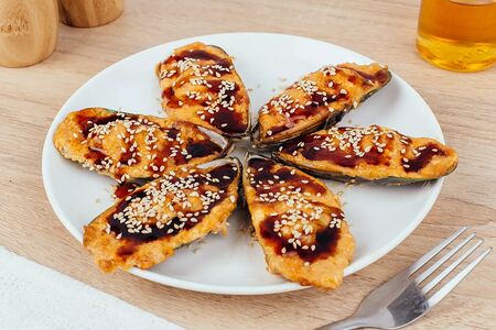 Мидии с фирменным соусом