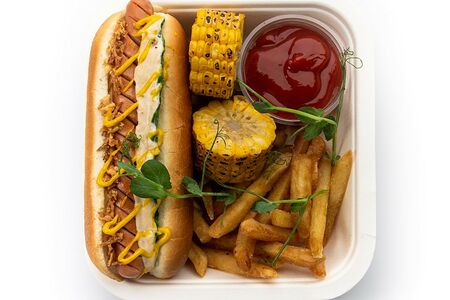 Ланч с хот-догом