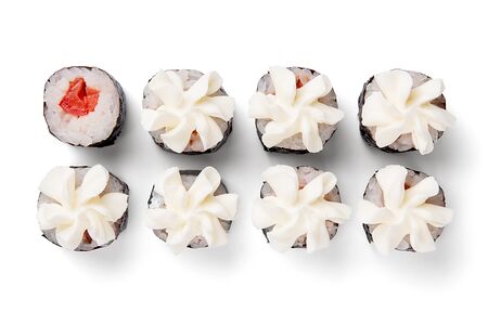 Мини-ролл с томатом и сыром