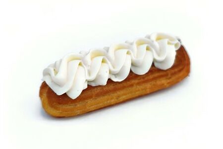 Эклер Клубничный