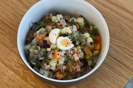 Оливье с говяжьим языком