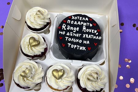 Набор №10 черный торт и 5 белых капкейков