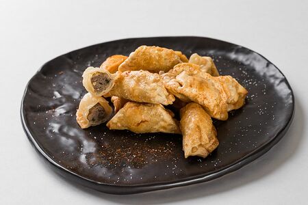 Жареные гедза с говядиной