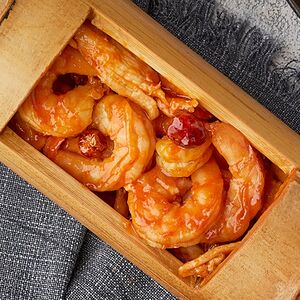 Հավ մանրածովախեցգետնով բամբուկում