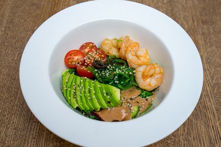 Салат Чука с креветками