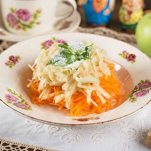 Салат из яблока с морковью