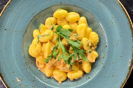 Ньокки с лососем