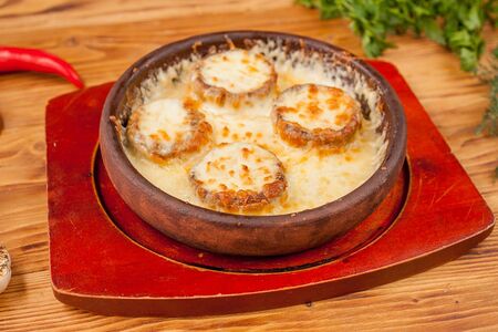 Грибочки на кеци