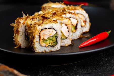 Острый Ролл С Курицей