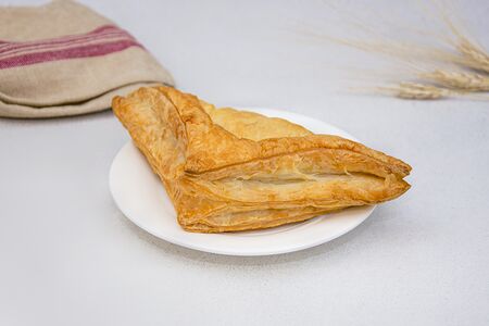 Слойка с мясом