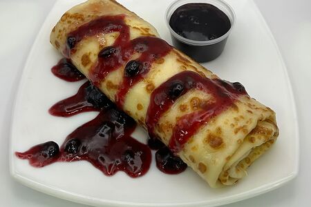 Блинчик с черничным джемом Махеев