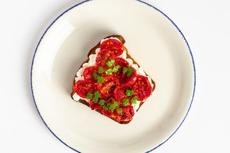 Бриошь с томатами