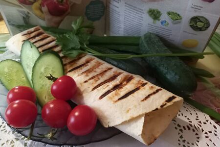 Острая шаурма в тортилье