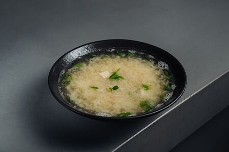 Мисо суп с тофу и мясом краба