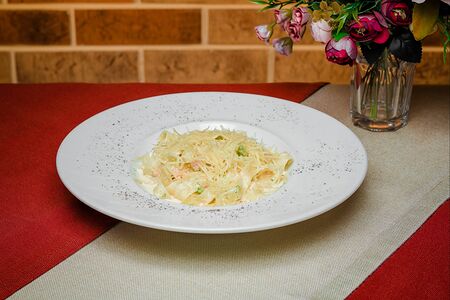 Паста с лососем и брокколи