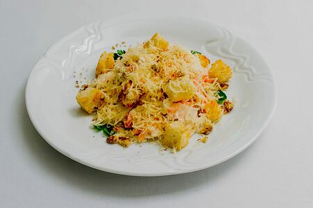 Салат Сухарничок