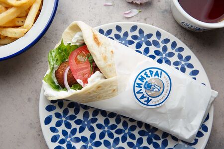 Гирос с фалафелем