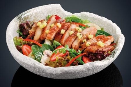 Салат из обжаренного цыпленка