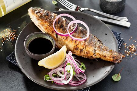 Форель речная жареная на вертеле