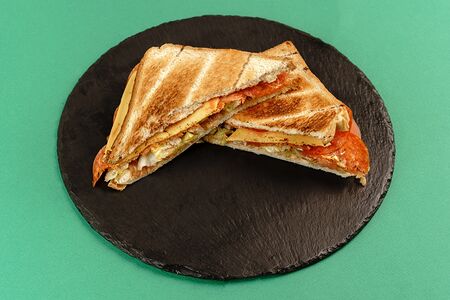 Панини с колбасками чоризо