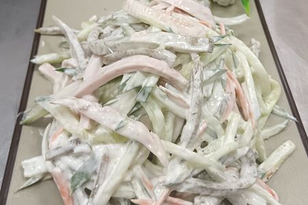 1024. Салат из куриного филе