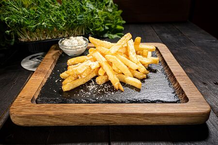 Картофель Фри с трюфельным маслом и Пармезаном