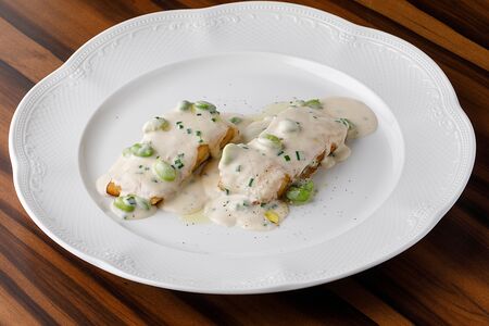 Судак с бобами эдамаме